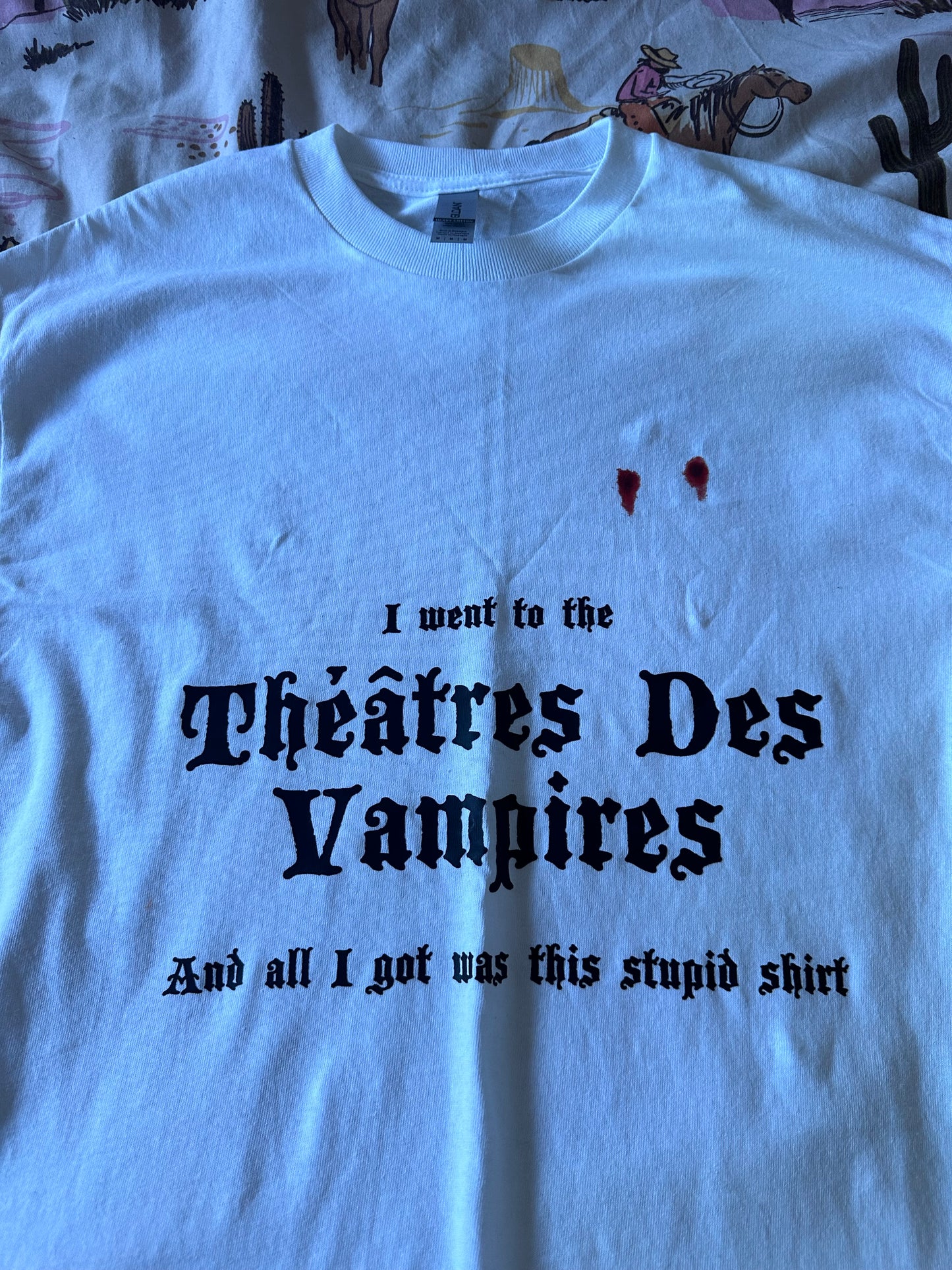 Medium Theatres Des Vampires Tee